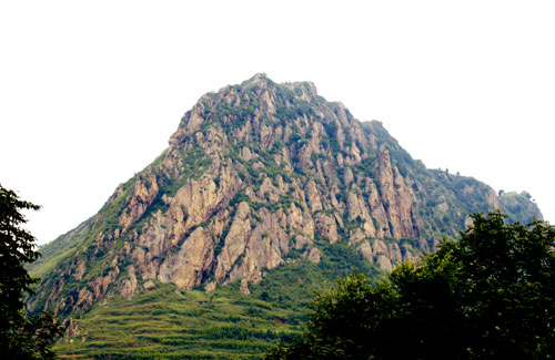 陕西省商洛市丹凤县凤冠山自然风景区(冠山路东)