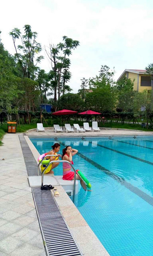 宗申赛纳维游泳池