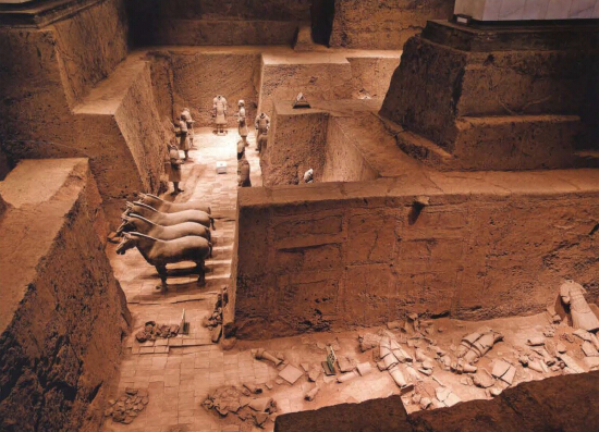 秦始皇陵兵马俑坑位于图片