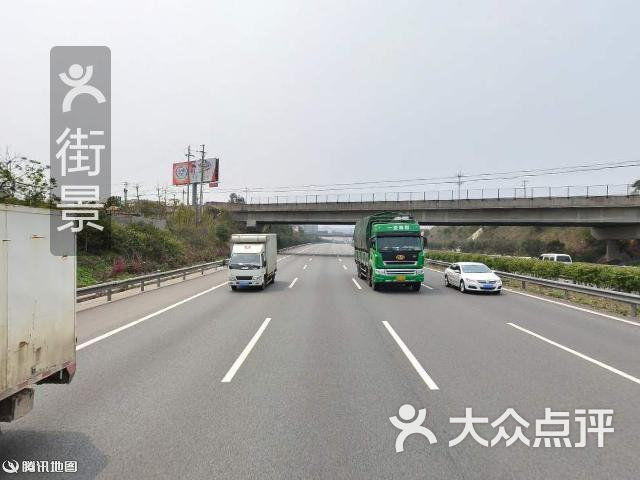 云天网吧(南安市福山工业园区卫生服务站东北)