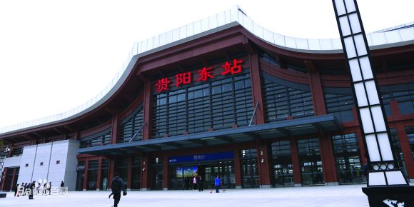 贵阳东站-进站口