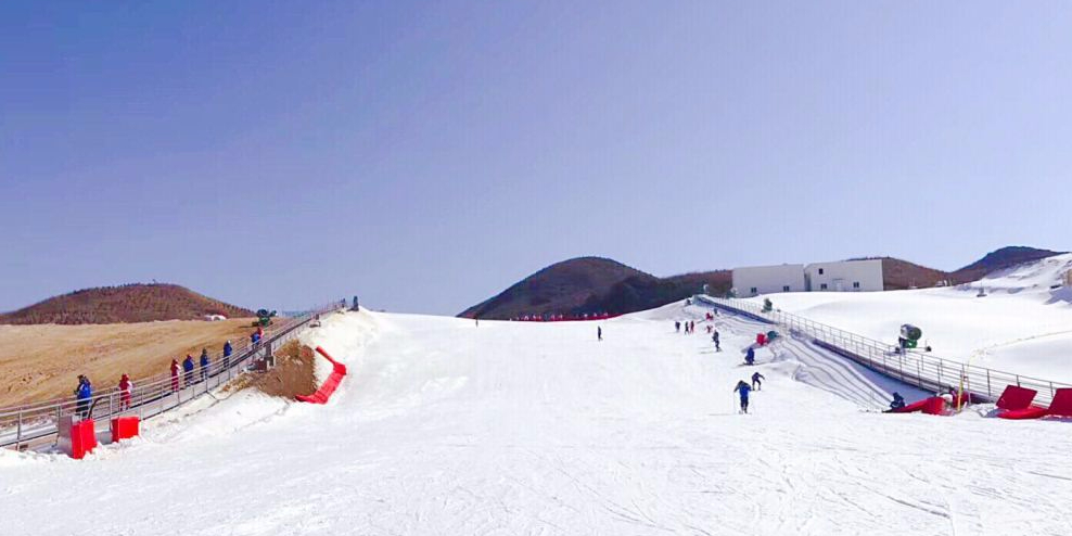 广西桂林全州天湖生态\旅度假区-冰雪世界滑雪场