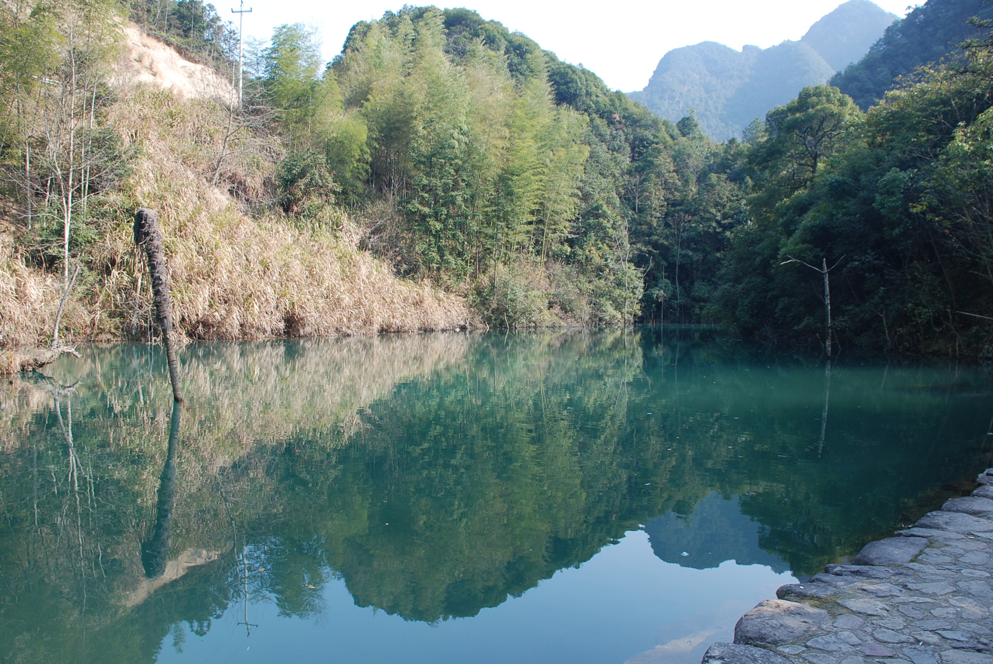 牛头山森林公园艳湖风景区