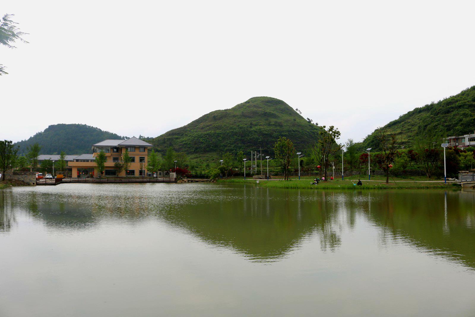 贵州省黔南布依族苗族自治州龙里县冠山街道大新村