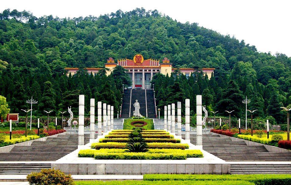 地址(位置,怎么去,怎么走):  萍乡市安源区萍安南大道与陵园路交叉口