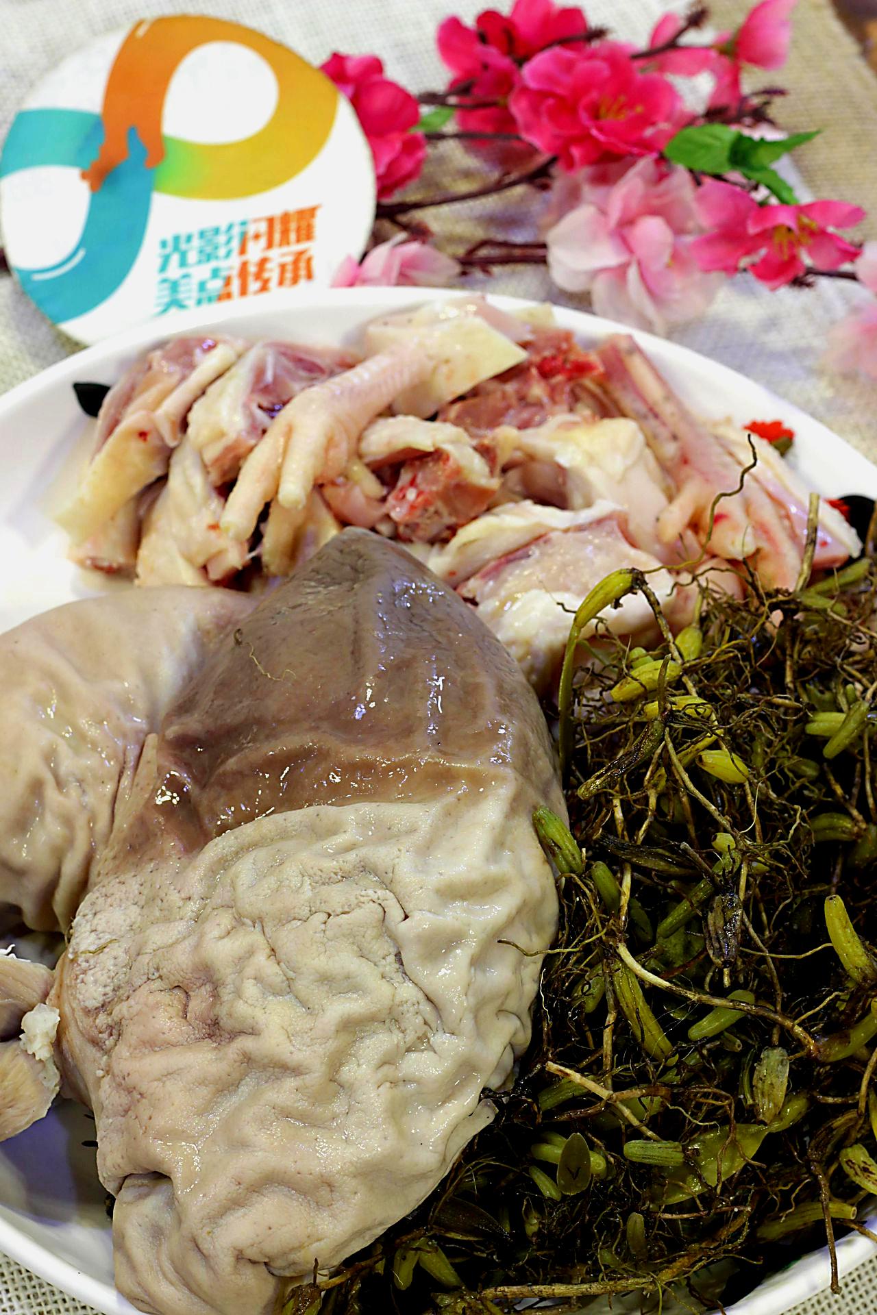 德叔蟹煲鸡菇菌火锅