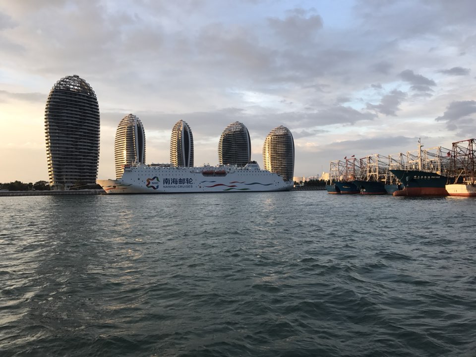 三亚凤凰岛国际邮轮港