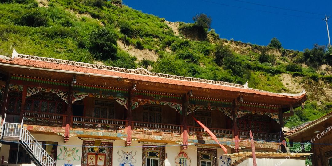 卡龙镇卡龙沟风景区沟口