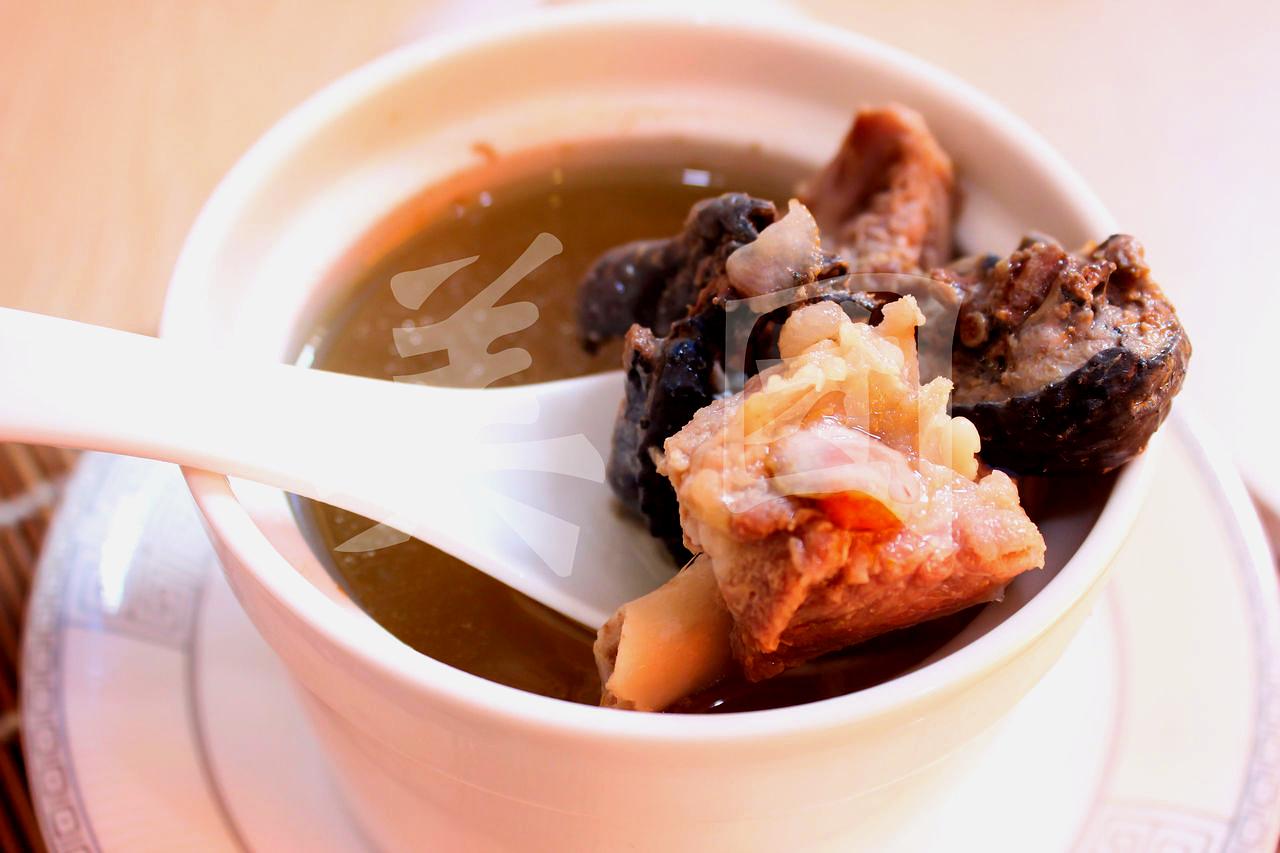 富贵花瓦煲饭(马德里店)