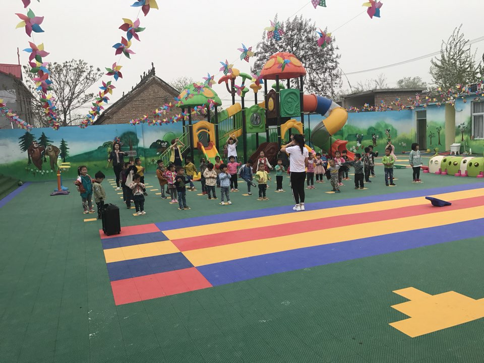 华夏童年幼儿园的图片