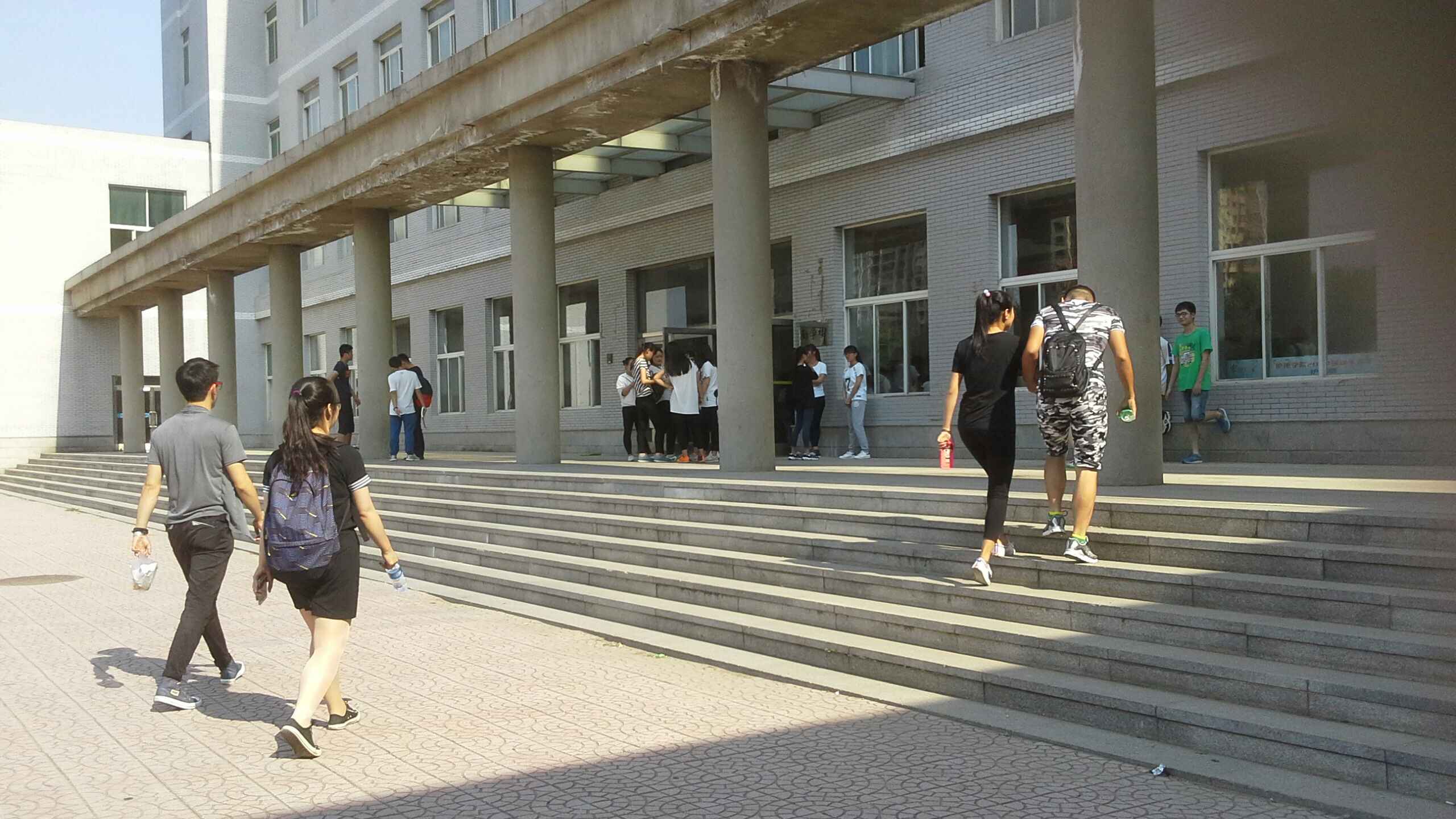 沈阳医学院-勤学楼