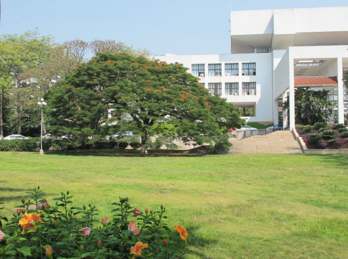 汕头大学-长江艺术与设计学院