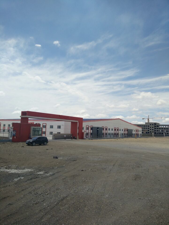 新疆维吾尔自治区阿克苏地区阿克苏市经济技术开发区G3012龙鑫超市西北侧