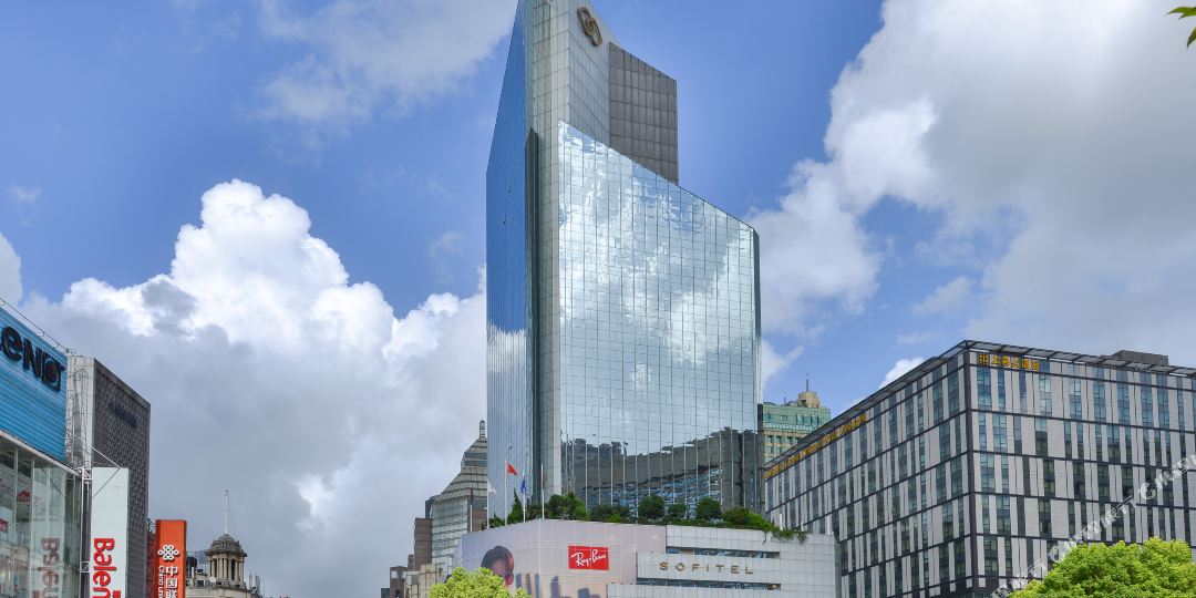 附近同类酒店 和颐至尚酒店(上海外滩南京东路地铁站店) 4.