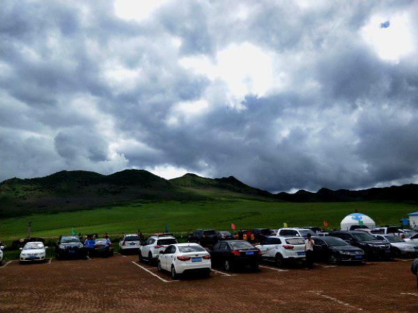 扎鲁特岐山水地草原旅游区(军马场)