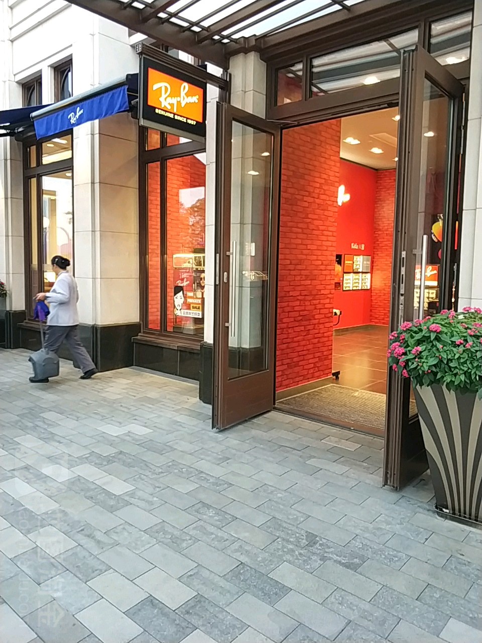 Ray·Ban雷朋(比斯特上海购物村店)