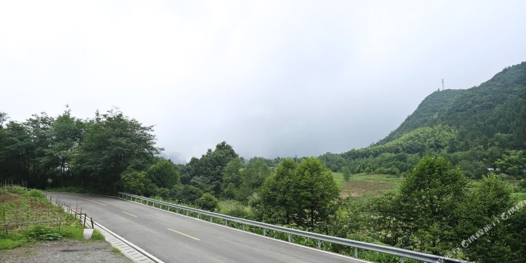 张家界山人居客栈