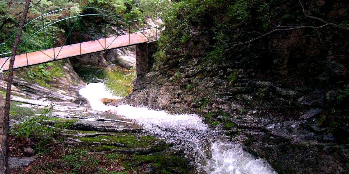 龙池曼风景区