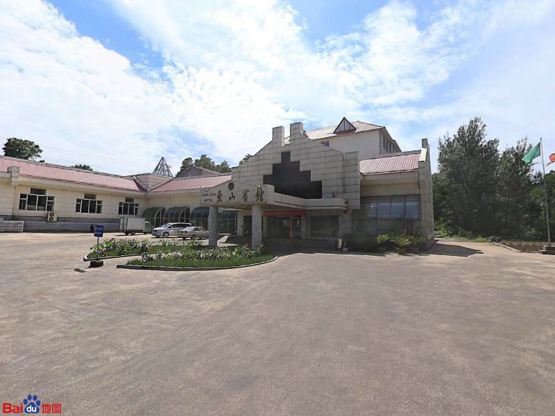 东山旅馆-露天游泳池