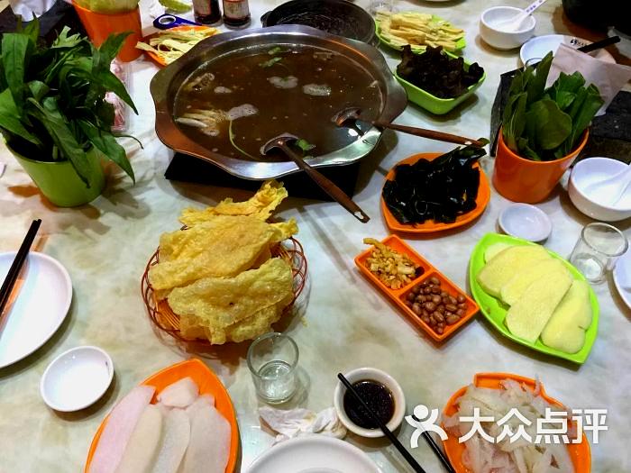 金城一锅(沃尔玛店)