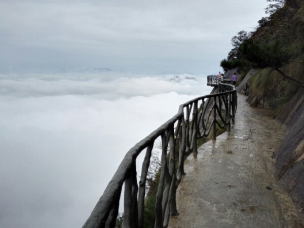 灵山村水晶山景区