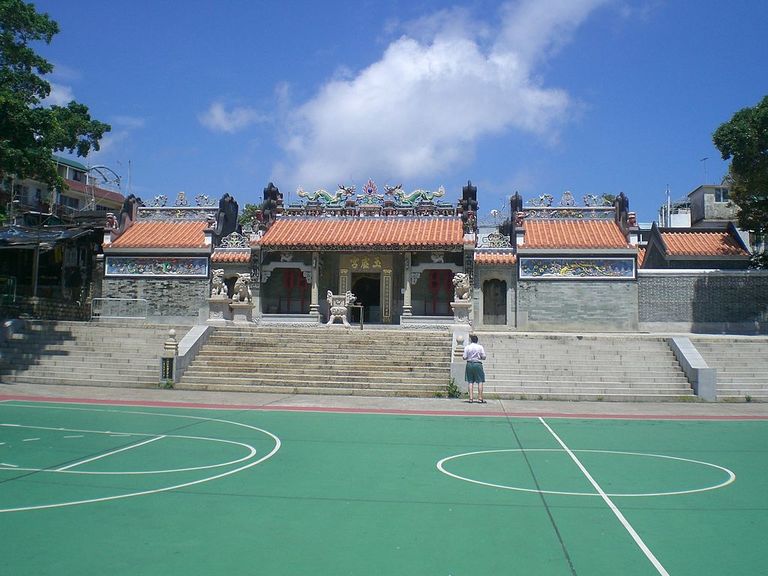 长洲北帝庙游乐场 硬地球场
