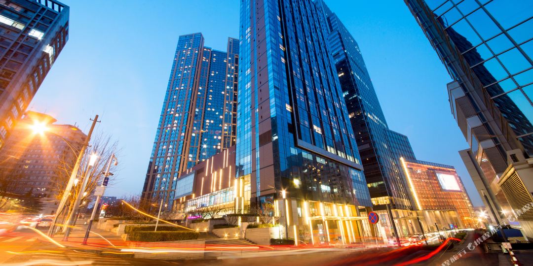 酒店地址(位置,怎么去,怎么走):  青岛市市南区山东路6号甲华润大厦