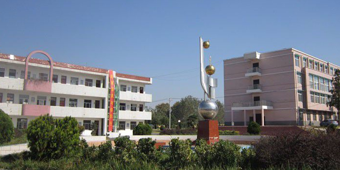龙池中心小学
