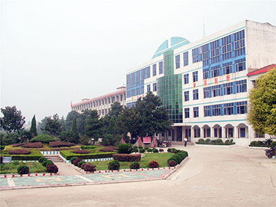 张河中学