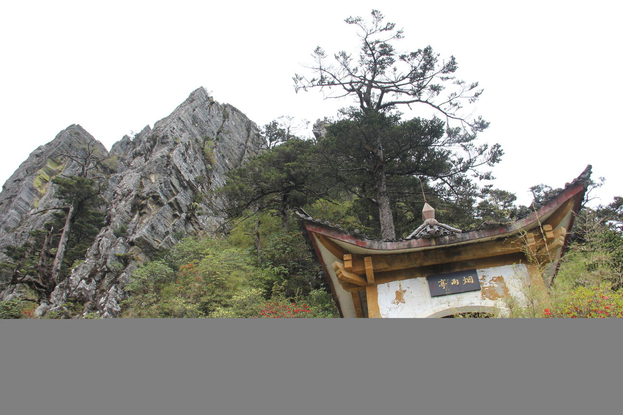 大理古城苍山门-停车场