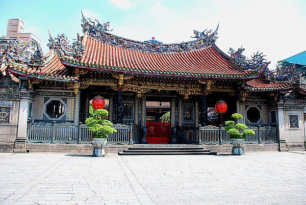 龙山寺