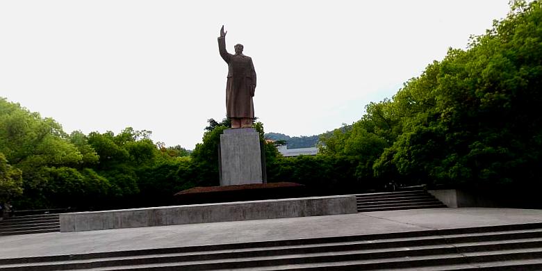 浙江大学(玉泉校区)-毛主席雕像