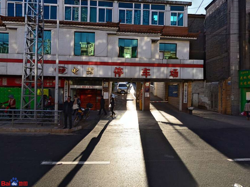 百信购物广场(凤凰路店)-停车场