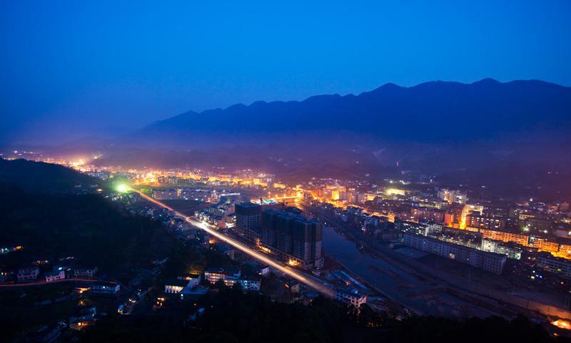 张家界市桑植县和平西路(新天大酒店南侧约250米)