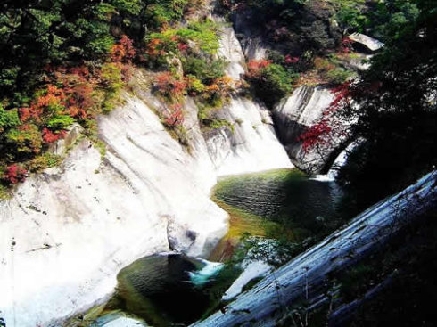 宝天曼七星潭风景区