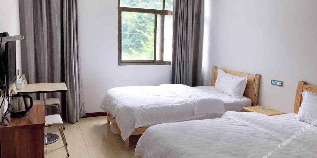 巴中市光雾山秦巴客舍