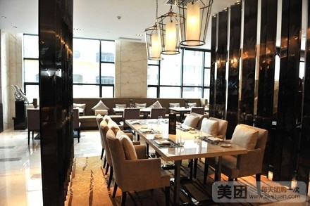 中山利和希尔顿酒店·360°自助餐厅