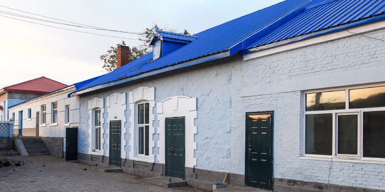 内蒙古自治区呼伦贝尔市新巴尔虎左旗嵯岗邮政支局西南侧