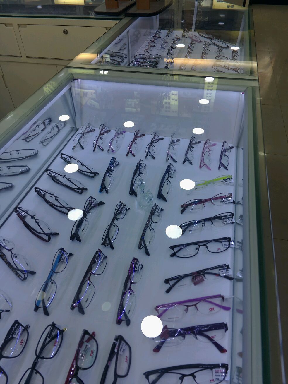 新视眼镜镜(陕西街店)