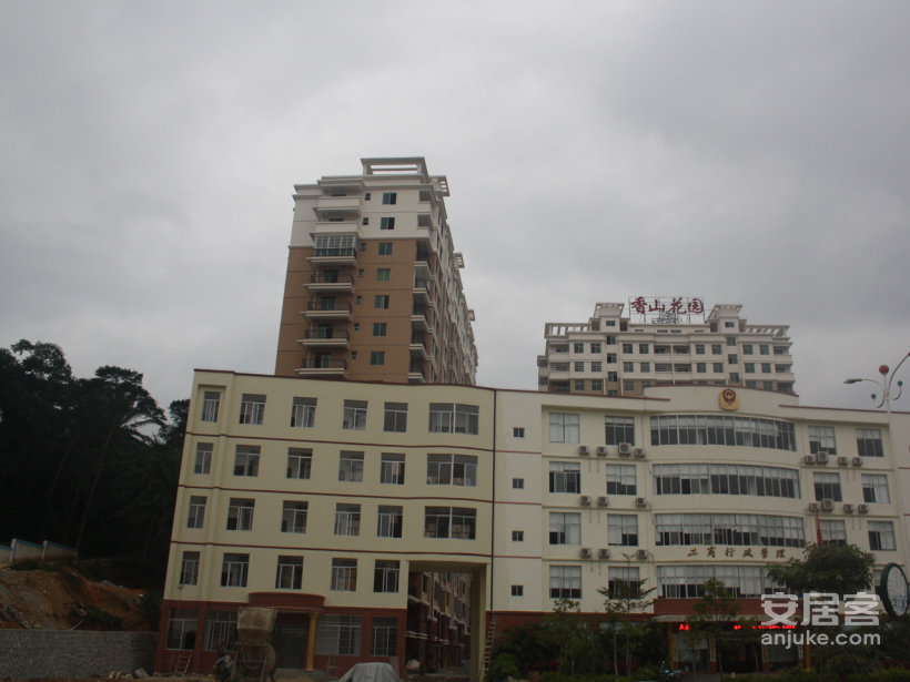 香山花园(翡翠大道)-西1门