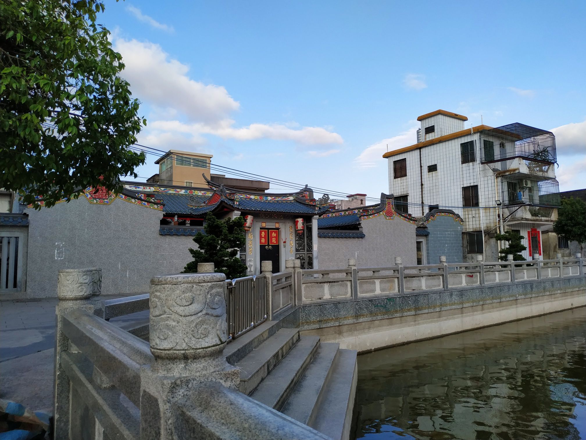 柯氏少祠