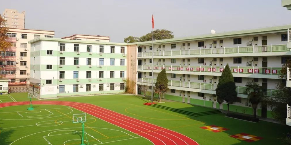 东四路小学