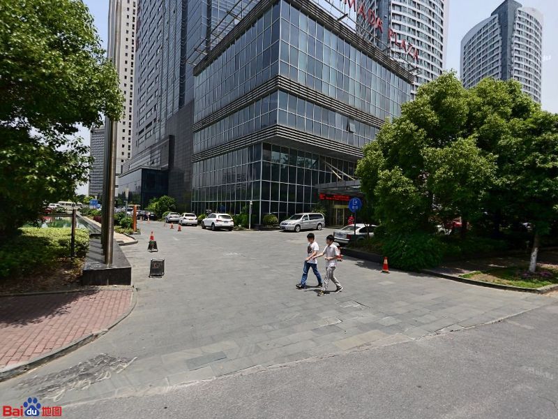 华美达游泳健身中新