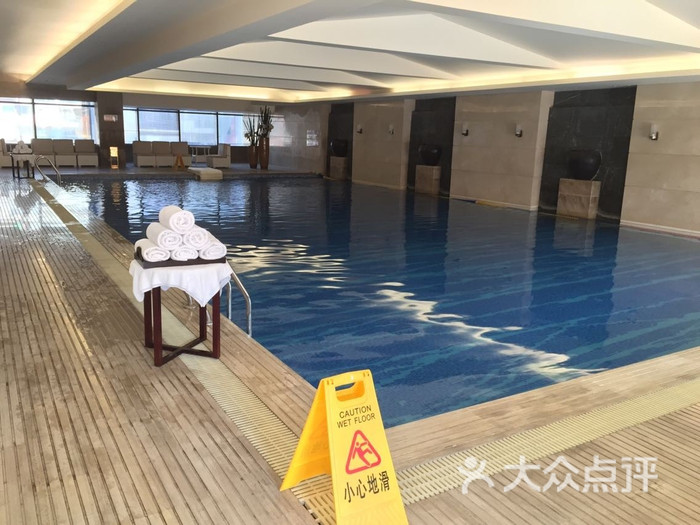 鑫远白天鹅酒店泳池馆