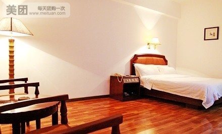 中源酒店(海口友谊阳光城华侨中学店)