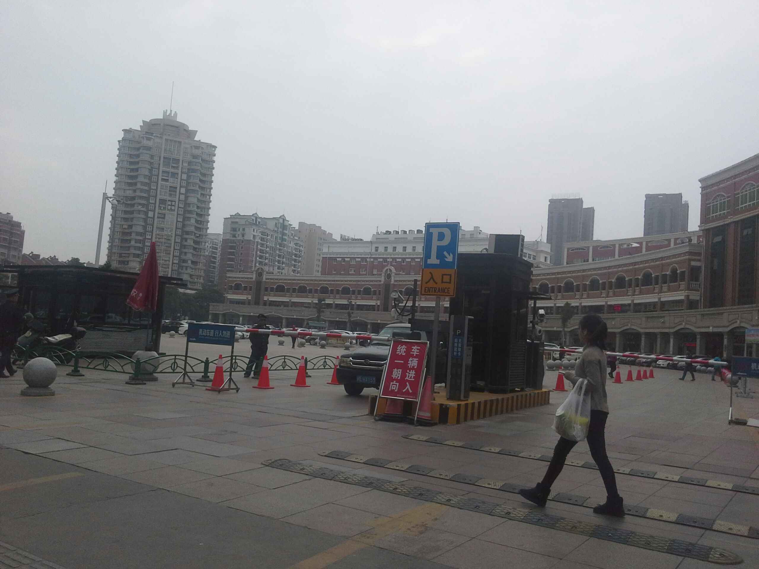 丰泽广场-停车场