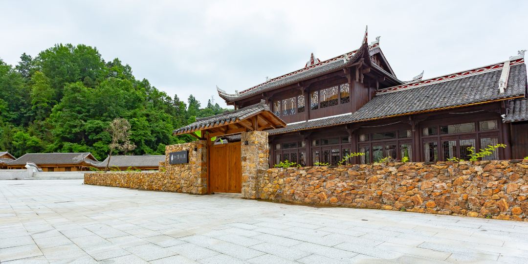 独山朴语水岸酒店