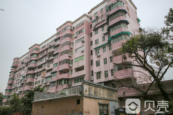 侨燕苑停车场-出入口