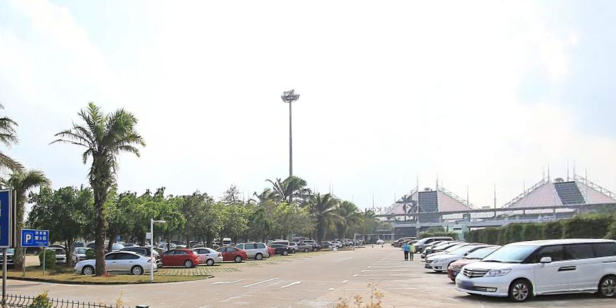 美兰机场航空旅游城停车楼(入口)