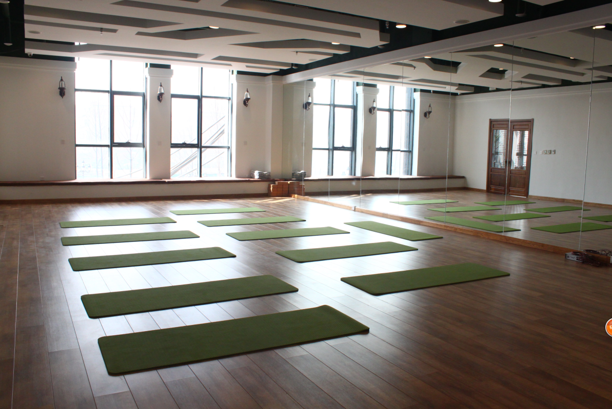 厚朴瑜伽静修中心万达店